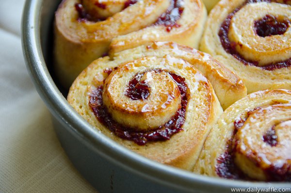 cranberry black pepper sweet rolls| dailywaffle