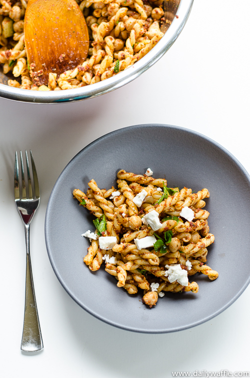 sun dried tomato pesto pasta salad 2 |dailywaffle