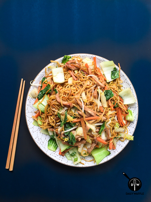 easy pork chow mein | dailywaffle