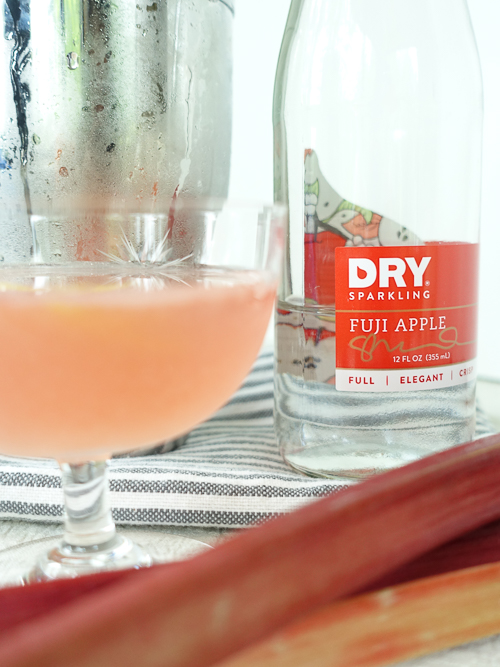 rhubarb apple vodka collins with dry sparkling |dailywaffle